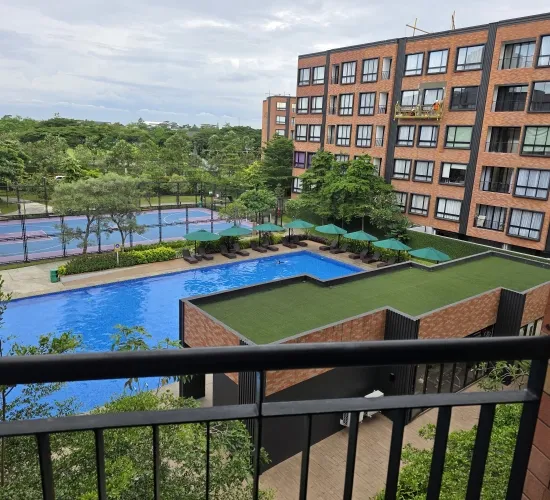 LLOYD Alam Sutera  2 BR plus,  luas 110 m² timur view pool