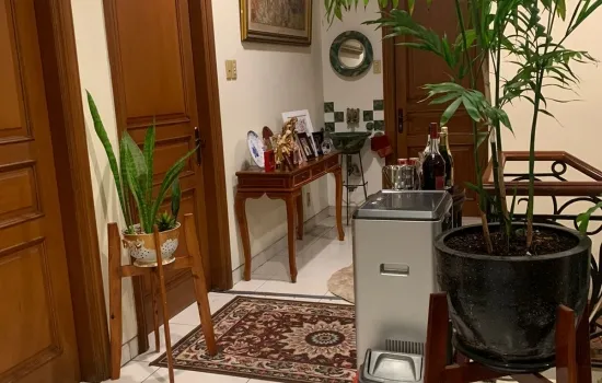 Rumah hoek Perumahan Gading Nirwana Jakut, bagus mewah