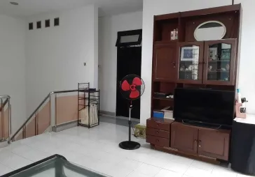 Rumah Puri Indah, 2 lantai , Tusuk sate