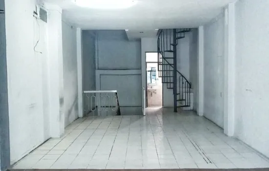 Ruko Jl.Panglima Polim 3,5 lantai, lokasi Strategis