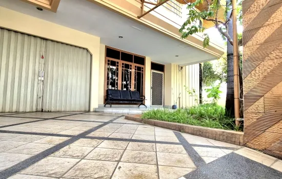 DISEWAKAN RUMAH GREEN GARDEN BERSIH TERAWAT