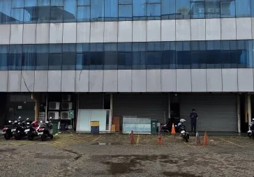 Ruko gandeng 3 unit Kedoya Elok Plaza hadap selatan