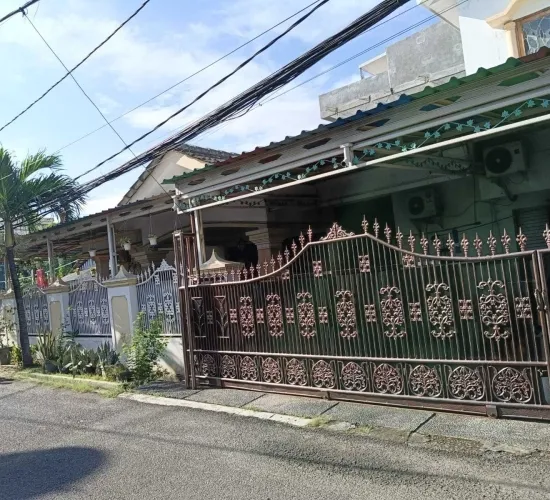 Dijual Rumah strategis hoek Duri Kosambi Jakarta Barat