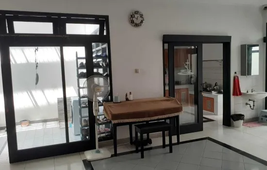 Rumah Puri Indah, 2 lantai , Tusuk sate