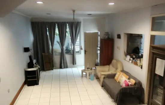 Puri Indah Rumah Sewa Bagus Lokasi Strategis Siap Huni