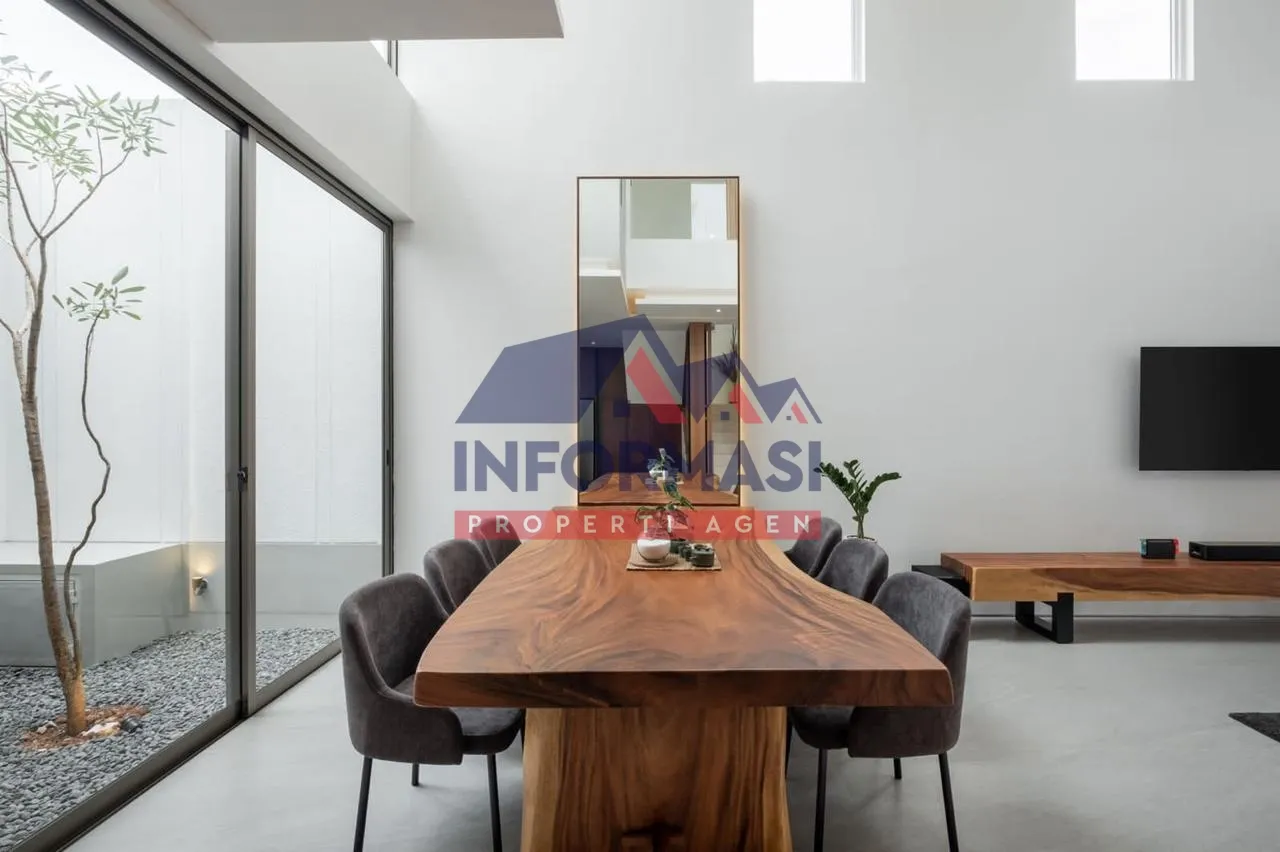 Dijual Rumah Hook The Riviera at Puri