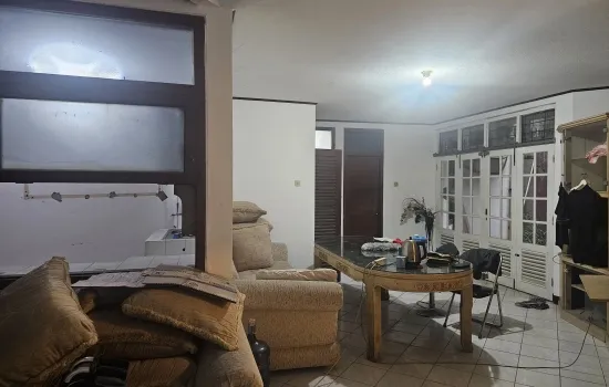 Rumah di Puri Indah bs untuk rumah tinggal atau usaha bakery