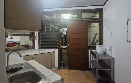 Rumah di Puri Indah bs untuk rumah tinggal atau usaha bakery