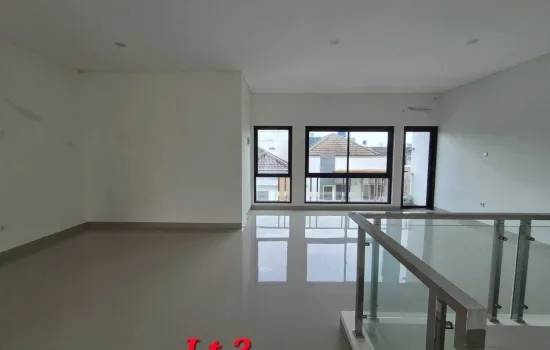 Rumah tinggal nyaman & strategis @Puri Indah Blok A