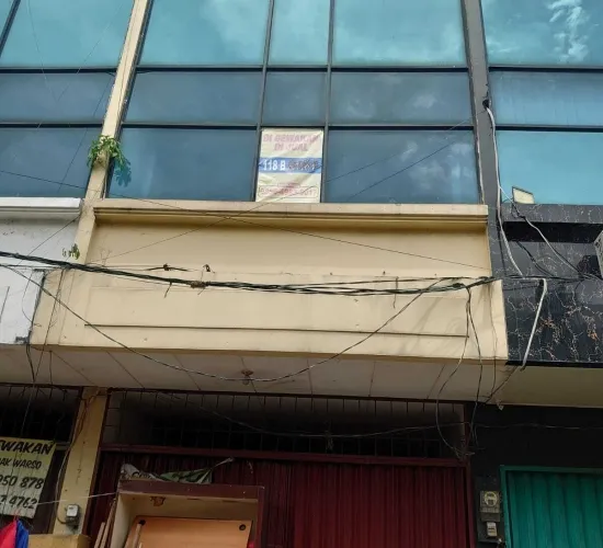 Srengseng Raya 3 lantai lokasi strategis