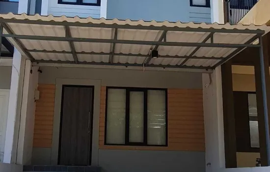 Rumah cantik 2 lantai , baguss , siap huni semi Furnish