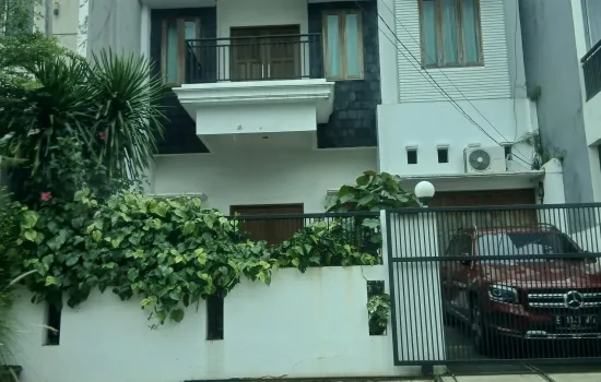 Dijual rumah Puri Indah Jakarta Barat