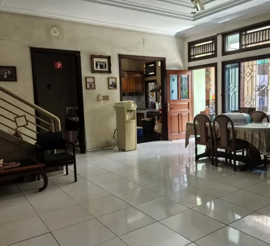 Rumah Tua Kedoya Raya, Luas 512m2
