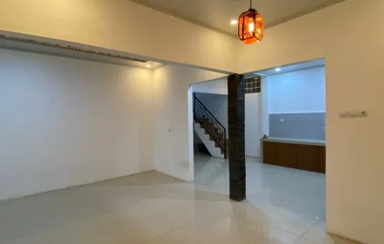 Rumah Bagus 3 KT 3 KM 2 Lantai Siap Huni