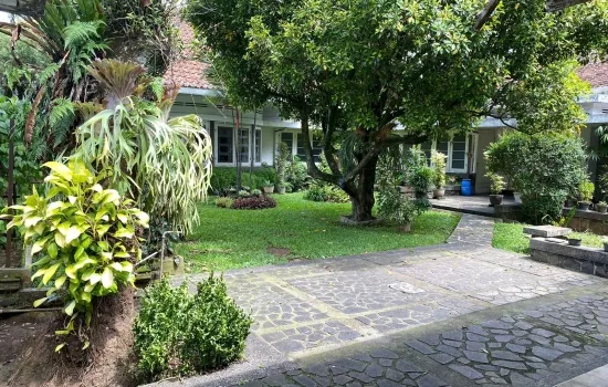 Rumah heritage prime location di Bandung