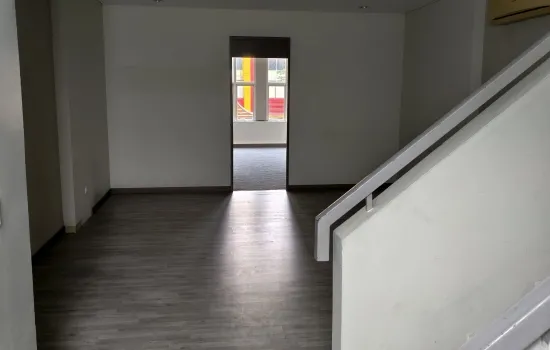 Disewakan ruko 3,5 lantai di jalur sutra alam sutra