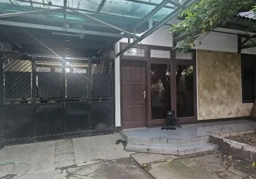 Rumah di Puri Indah bs untuk rumah tinggal atau usaha bakery