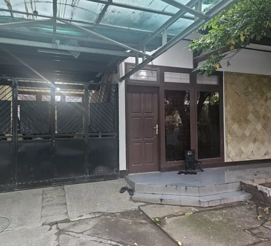 Rumah di Puri Indah bs untuk rumah tinggal atau usaha bakery