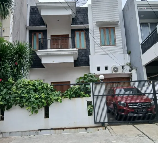 Dijual rumah Puri Indah Jakarta Barat