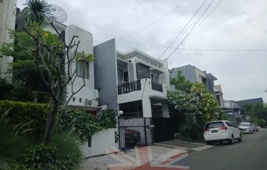 Dijual rumah Puri Indah Jakarta Barat
