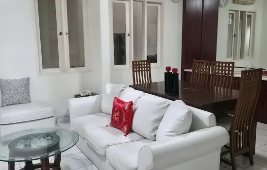 Rumah bagus fully furnished permata buana