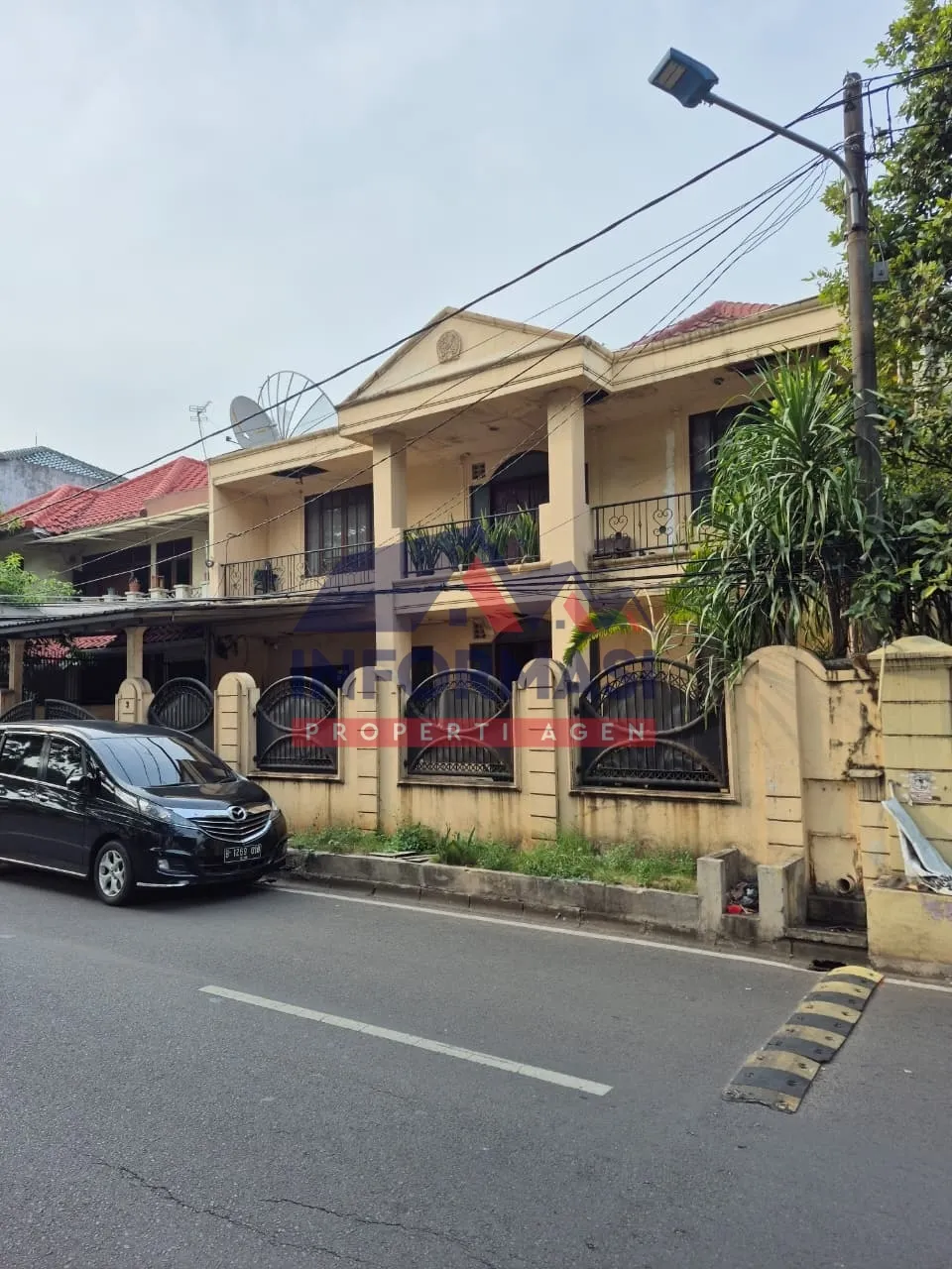 Rumah di citra gaeden 2 lantai kmrt 4..kmrd 3..hadap selatan