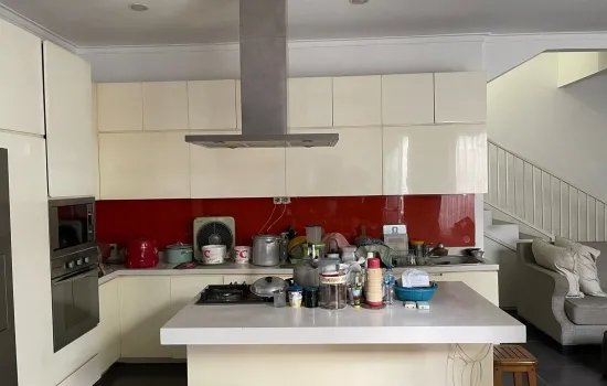 Rumah 3 lantai Setiabudi Area minim renov harga under 5 M