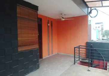rumah  tingkat , bisa untuk kantor di area  Pondok Indah