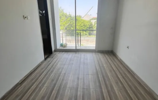 Rumah brand new 3 lantai area Joglo siap huni