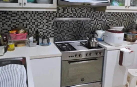 Rumah nyaman dan strategis  di intercon