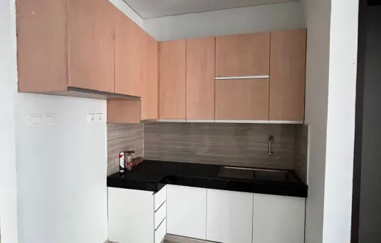 Rumah brand new 3 lantai area Joglo siap huni