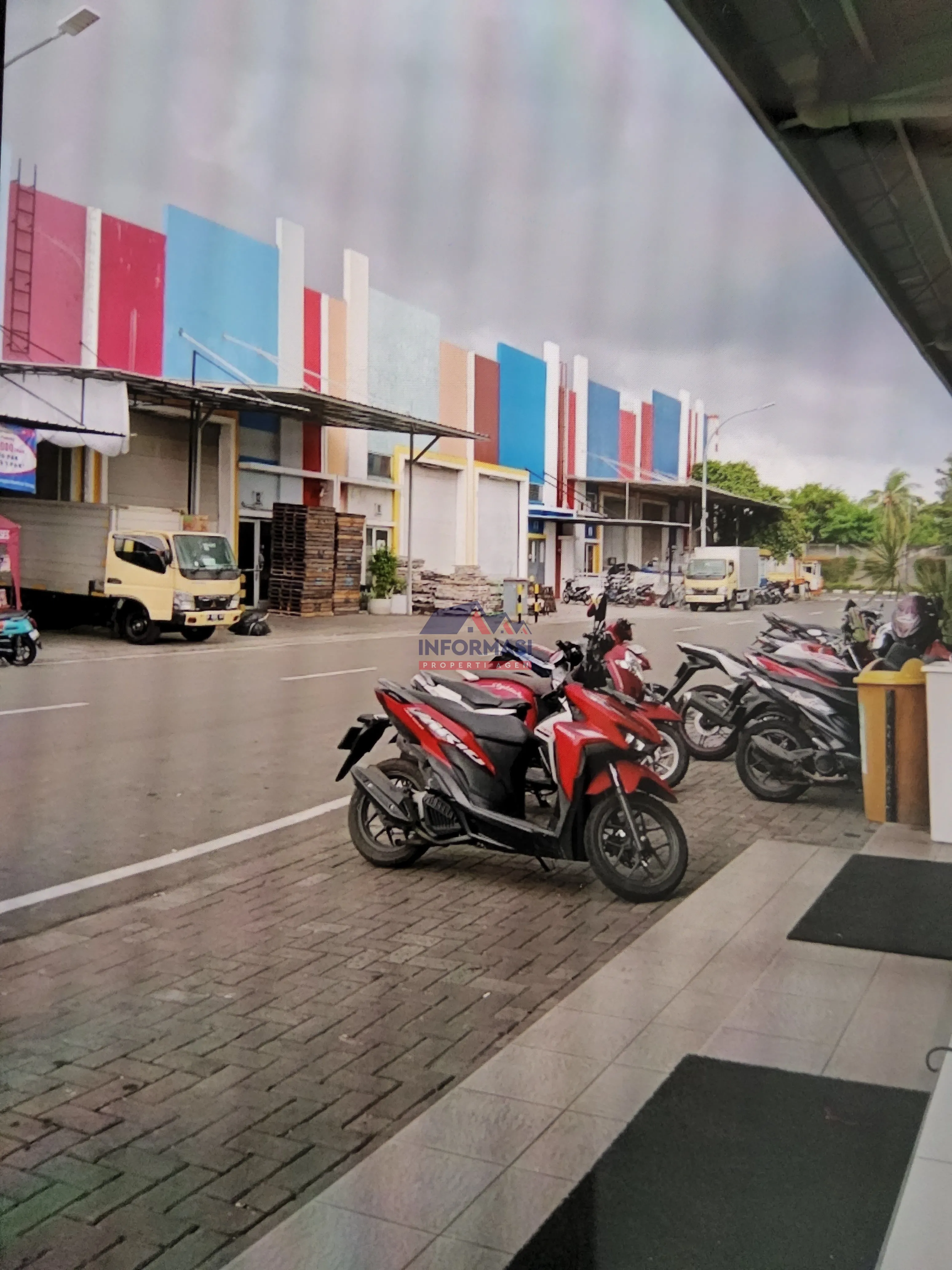 Disewakam gudang di green sedayu bizpark,daan mogot, jakbar