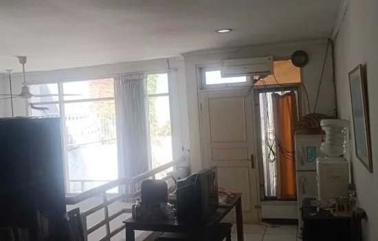 Rumah lokasi strategis di jakarta barat