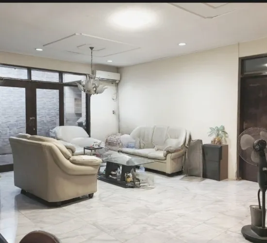 rumah Taman Aries Blok E  Jl. Aries Utama 1  ( jalan utama)