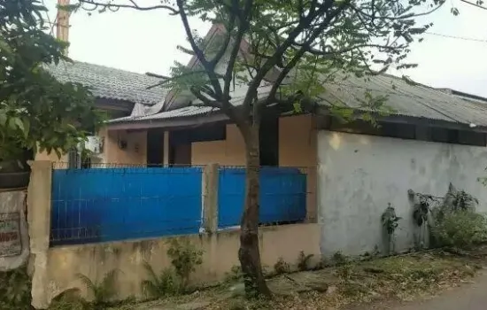 Dijual rumah tua hitung tanah luas dekat Bandara Tangerang