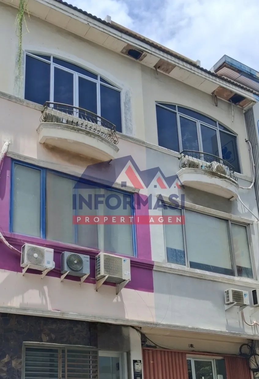 Dijual cepat 2 ruko gandeng di puri kencana jakarta barat