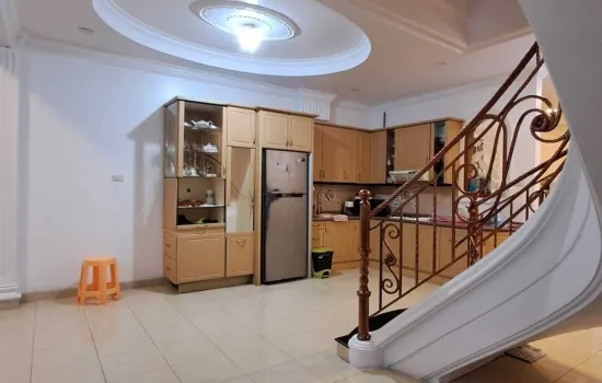 Disewakan Rumah Bagus Besar 2Lt 5KT 4KM Siap Huni