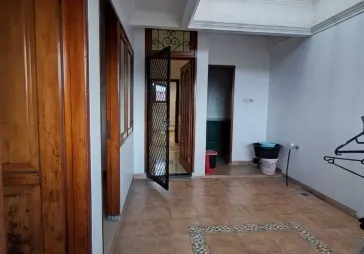 Disewakan Rumah Bagus Besar 2Lt 5KT 4KM Siap Huni