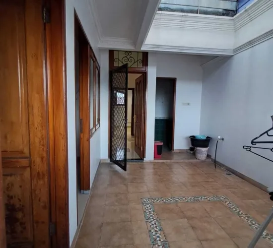 Disewakan Rumah Bagus Besar 2Lt 5KT 4KM Siap Huni
