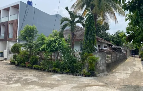 Rumah  lokasi strategis jakarta barat