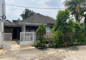 Rumah  lokasi strategis jakarta barat