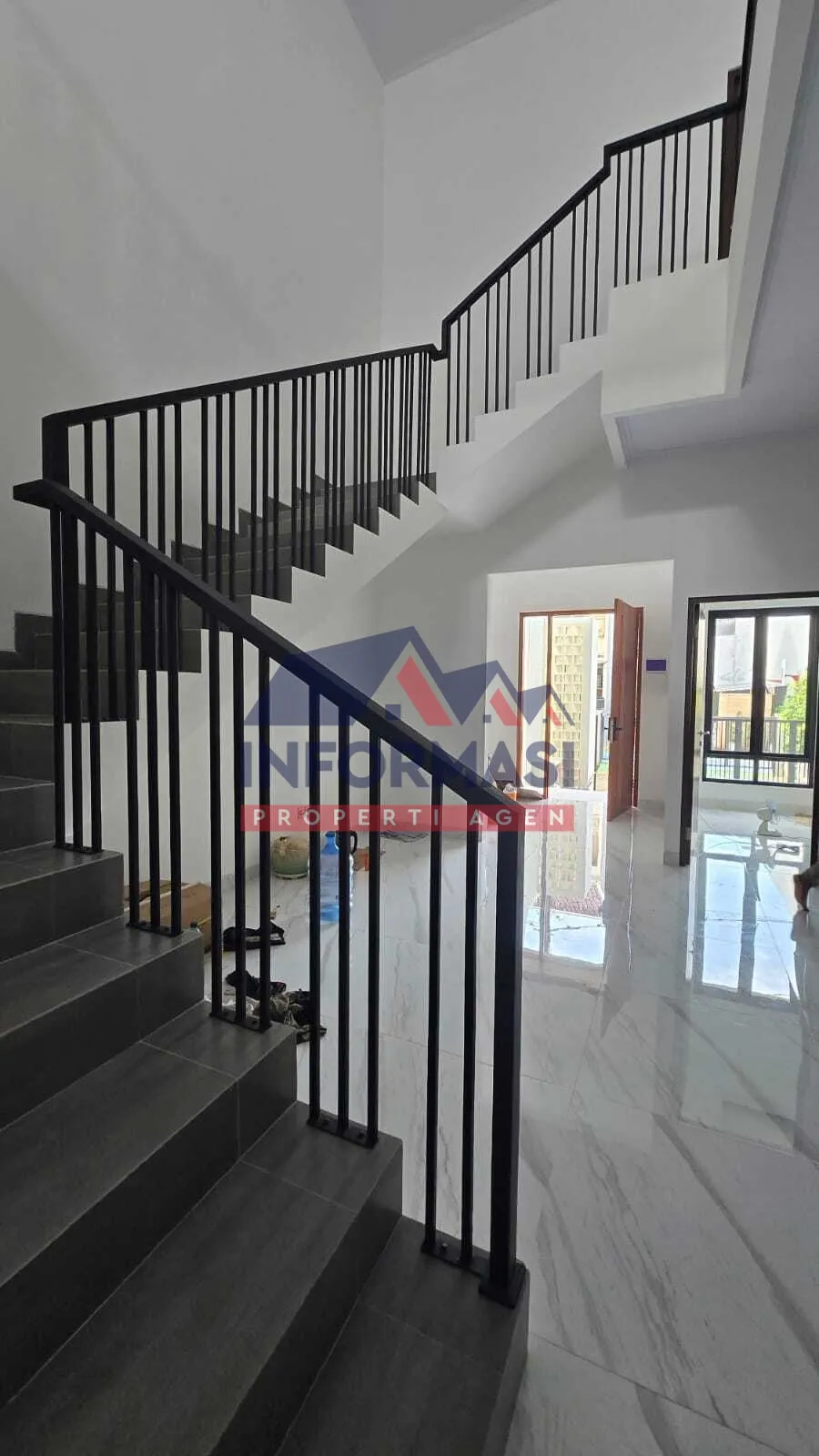 Rumah siap huni di lokasi dekat tol Jorr