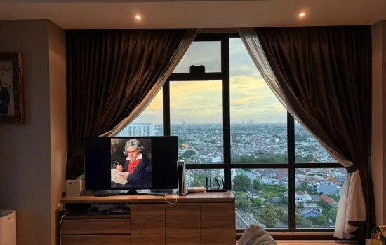 Disewakan apt furnish 3kt, di CBD area puri indah