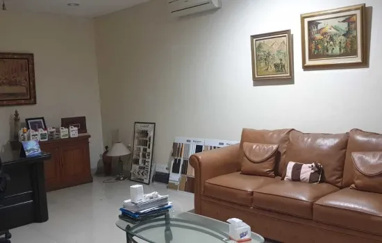 Dijual rumah bagus di Puri Indah