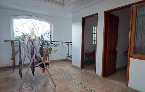 Disewakan Rumah Bagus Besar 2Lt 5KT 4KM Siap Huni