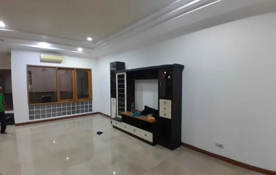 Disewakan Rumah Siap Tinggal Puri Indah 2Lt 4Kt 3Km