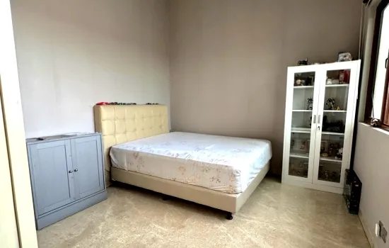 DIJUAL RUMAH PURI INDAH HADAP SELATAN 210m²