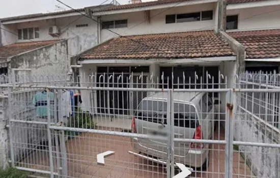 Rmh 2,5 lantai , siap huni , 3kmr ,2 kmr mandi , 1kmr tidur