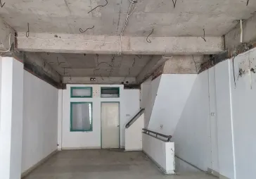 Ruko 4.5 lantai. kamar mandi 4. siap pakai