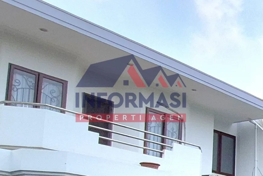 Disewakan Rumah Intercon Kebon Jeruk 300m²